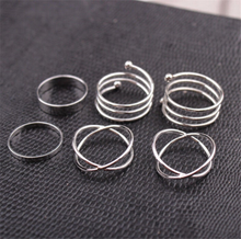 Laden Sie das Bild in den Galerie-Viewer, JAYLEE SILVER | 6-teiliges minimalistisches Stapel Ring Set silberfarben
