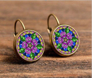 TAUSENDSASSA | Glas Cabochon Statement Ohrringe Ohrhänger Vintage Look Blume lila