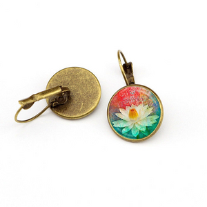 TAUSENDSASSA | Glas Cabochon Statement Ohrringe Ohrhänger Vintage Look Blume lila
