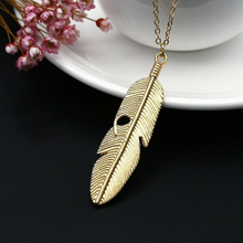Load image into Gallery viewer, ARELY | Coole Western Boho Halskette Collier Feder Anhänger gold

