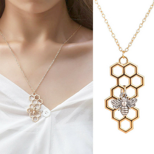 MAJA XL | Goldfarbene Boho Halskette Collier Honigwabe mit goldenem Biene Anhänger