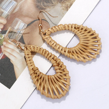 Laden Sie das Bild in den Galerie-Viewer, ELSE | Braun beige Retro Chic Vintage Rattan Ohrringe Ohrhänger Tropfenform
