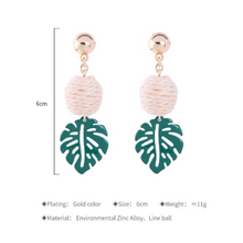 Load image into Gallery viewer, BEATRIZ | Lovely summer dangle earrings hangers studs gold palm tree leaf green ball beige | Coole Festival Sommer Ohrringe Ohrhänger Palmen
