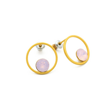 Laden Sie das Bild in den Galerie-Viewer, SERGIO ENGEL | PURA Ohrringe 30 Ohrstecker aus 925 Silber vergoldet matt Kreis rosa Opal
