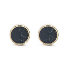Load image into Gallery viewer, VITA | Minimalistische goldfarbene Ohrstecker Ohrringe Kreis rund Marmor mit schwarzem Marmor Muster
