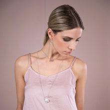 Laden Sie das Bild in den Galerie-Viewer, SERGIO ENGEL | PURA Kette 56 aus matt versilbertem Edelstahl mit filigranem Kreis runden Anhänger und Scheibe
